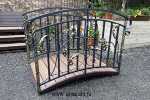 Кованый мостик с настилом из пластиковой доски (150х100) см