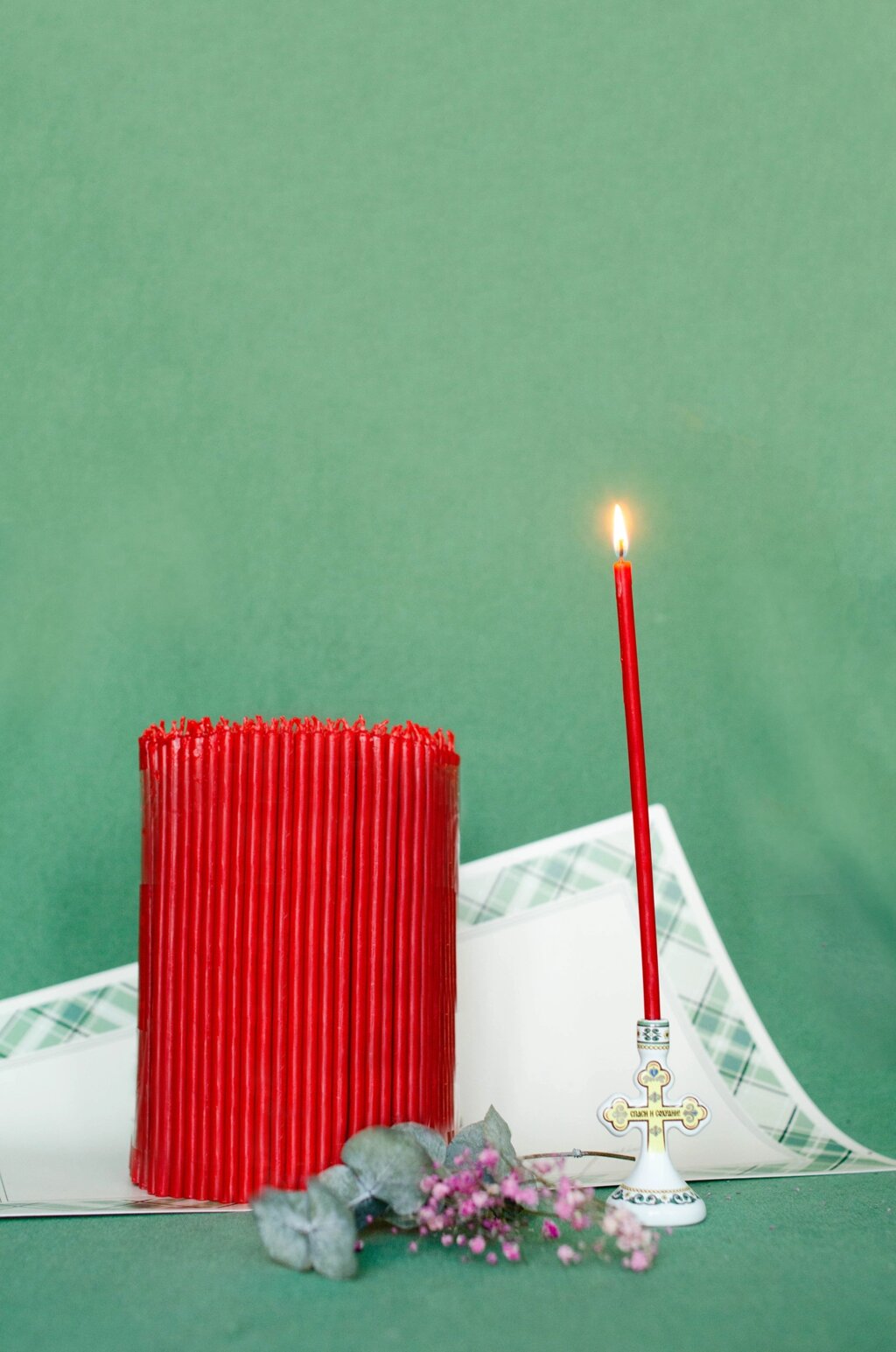 Свечи церковные восковые, красного цвета №80 2 кг от компании Восковые свечи Козельск - фото 1