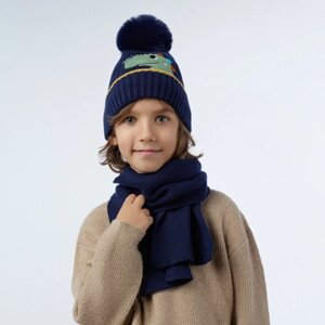Комплект для мальчика из вязаной шапки и шарфа-воротника