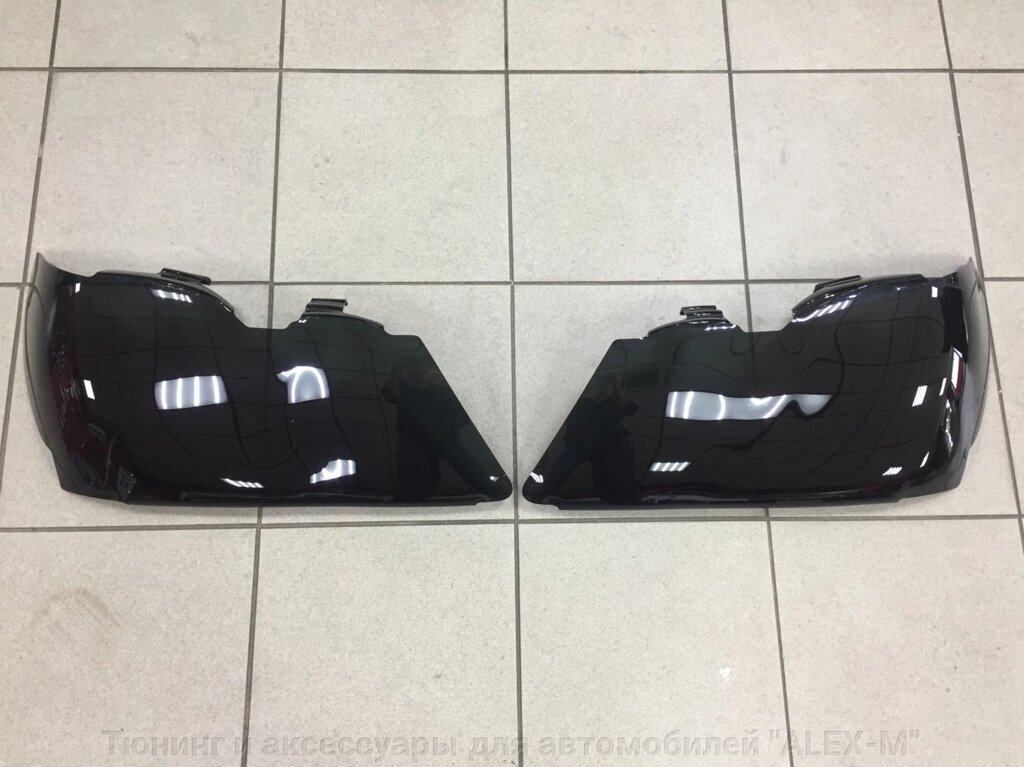 Чёрные защитные накладки на передние фары для Lexus LX470 от компании Тюнинг и аксессуары для автомобилей "ALEX-M" - фото 1