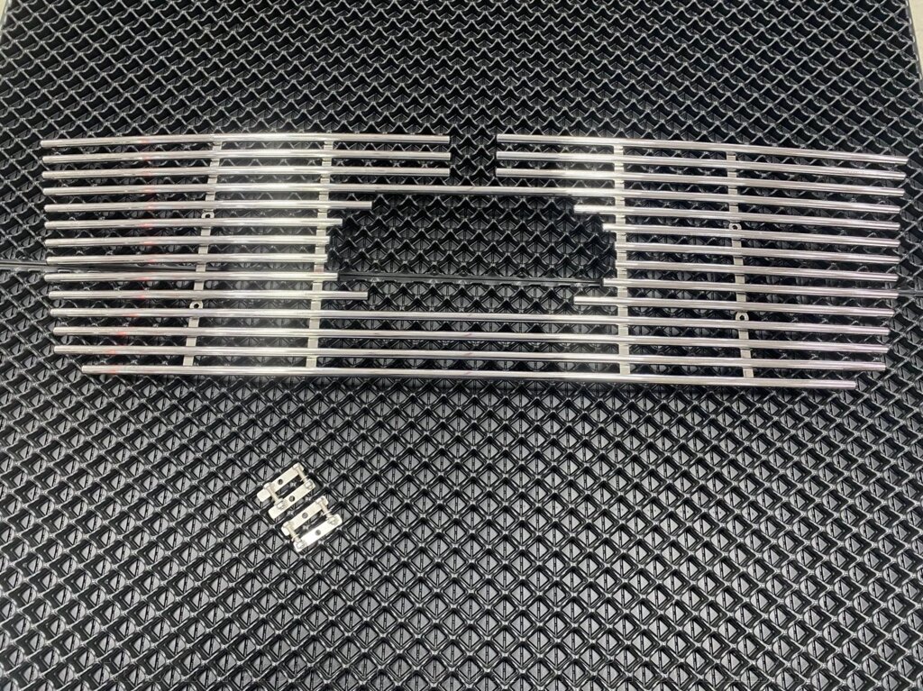 Декоративные элементы решетки радиатора d10 мм трубочки из нержавеющей стали для  Ford Transit 2005- от компании Тюнинг и аксессуары для автомобилей "ALEX-M" - фото 1