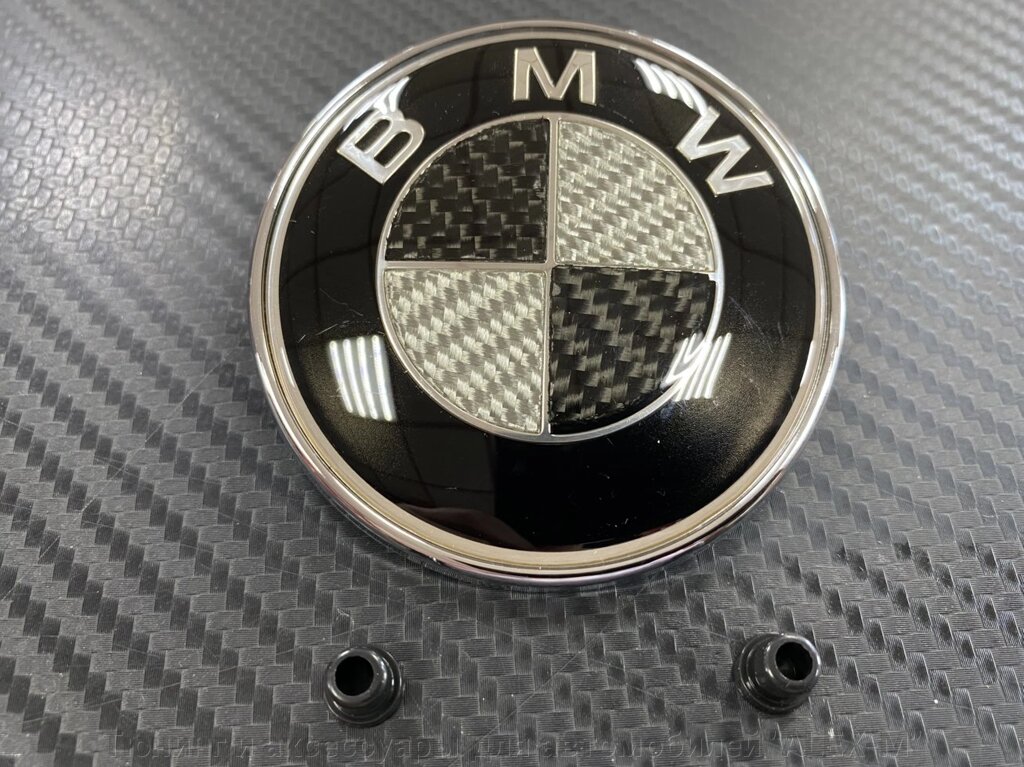 Эмблема на багажник 74 мм BMW коричневый карбон для BMW от компании Тюнинг и аксессуары для автомобилей "ALEX-M" - фото 1