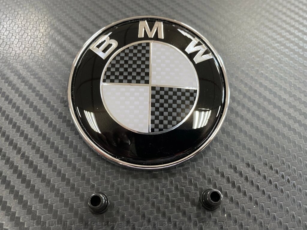 Эмблема на багажник 74 мм BMW серый карбон для BMW от компании Тюнинг и аксессуары для автомобилей "ALEX-M" - фото 1