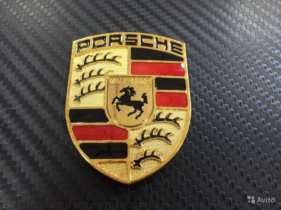 Эмблема Porsche на 3м скотче золотая от компании Тюнинг и аксессуары для автомобилей "ALEX-M" - фото 1