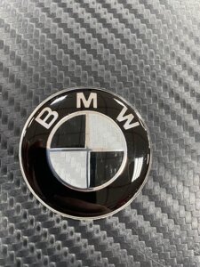 Эмблема в руль 44 мм чёрно-белый карбон для BMW