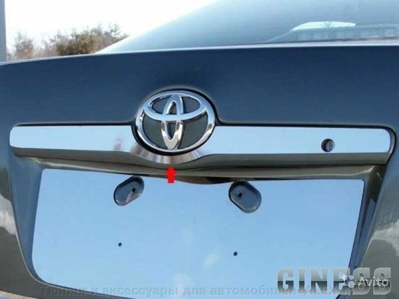 Хромированная накладка над номером крышки багажника из нержавеющей стали для Toyota Camry V40 2006- (без камеры) от компании Тюнинг и аксессуары для автомобилей "ALEX-M" - фото 1