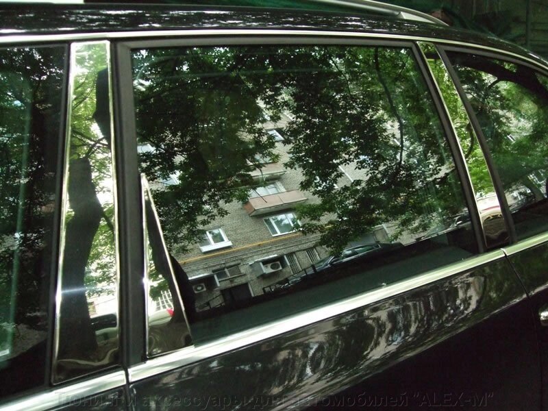 Хромированные молдинги на вертикальные стойки дверей (6 частей) из нержавеющей стали для VW Touareg 2003-2009 от компании Тюнинг и аксессуары для автомобилей "ALEX-M" - фото 1