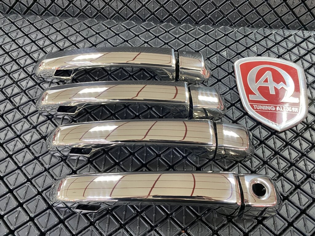 Хромированные накладки на ручки дверей из нержавеющей стали для Land Cruiser 200 2016- от компании Тюнинг и аксессуары для автомобилей "ALEX-M" - фото 1