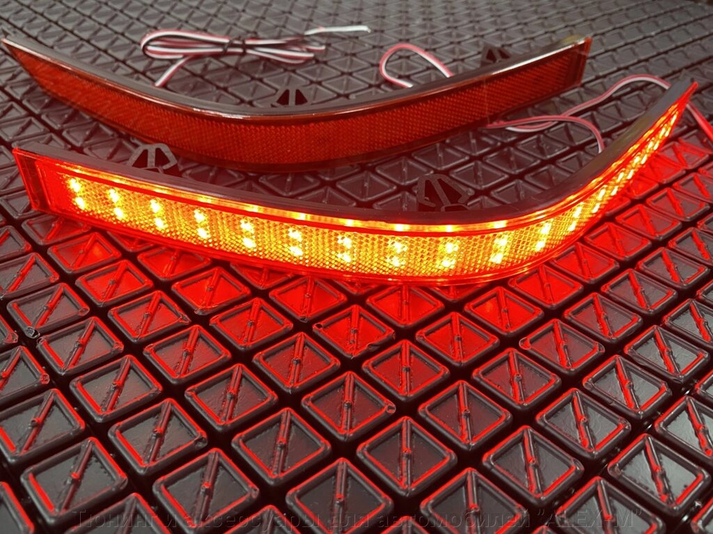 Катафоты заднего бампера красные светодиодные (2 режима) для Volkswagen T6 2015- (5 дверь хлопушка) от компании Тюнинг и аксессуары для автомобилей "ALEX-M" - фото 1