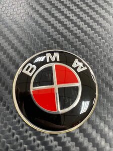 Эмблема в руль 44 мм красно-чёрный карбон для BMW