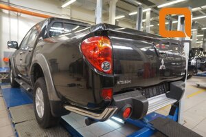 Защита заднего бампера углы 76 мм для Mitsubishi L200 2014- (длина 75 см)