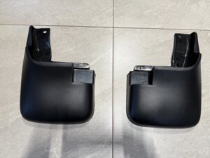 Брызговики передние (Тайвань) новые для Honda CR-V 1997-2001