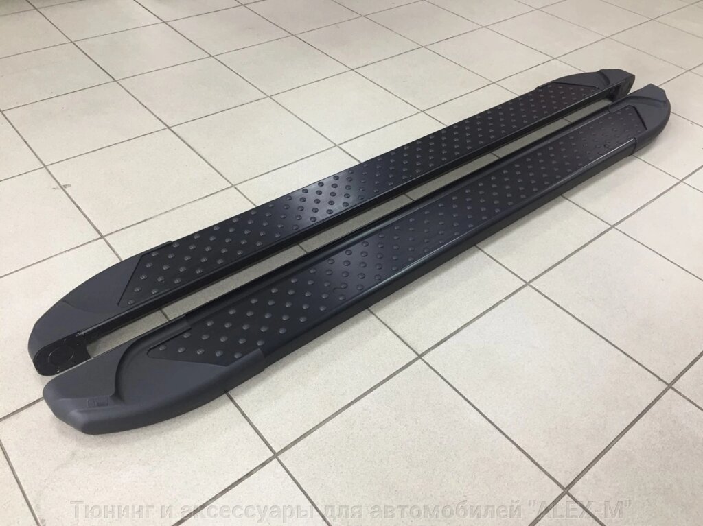 Пороги внешние площадки алюминиевые Sapphire V1 black (Сапфир 1 чёрные кружочки) для BMW X3 2010-2017 - розница