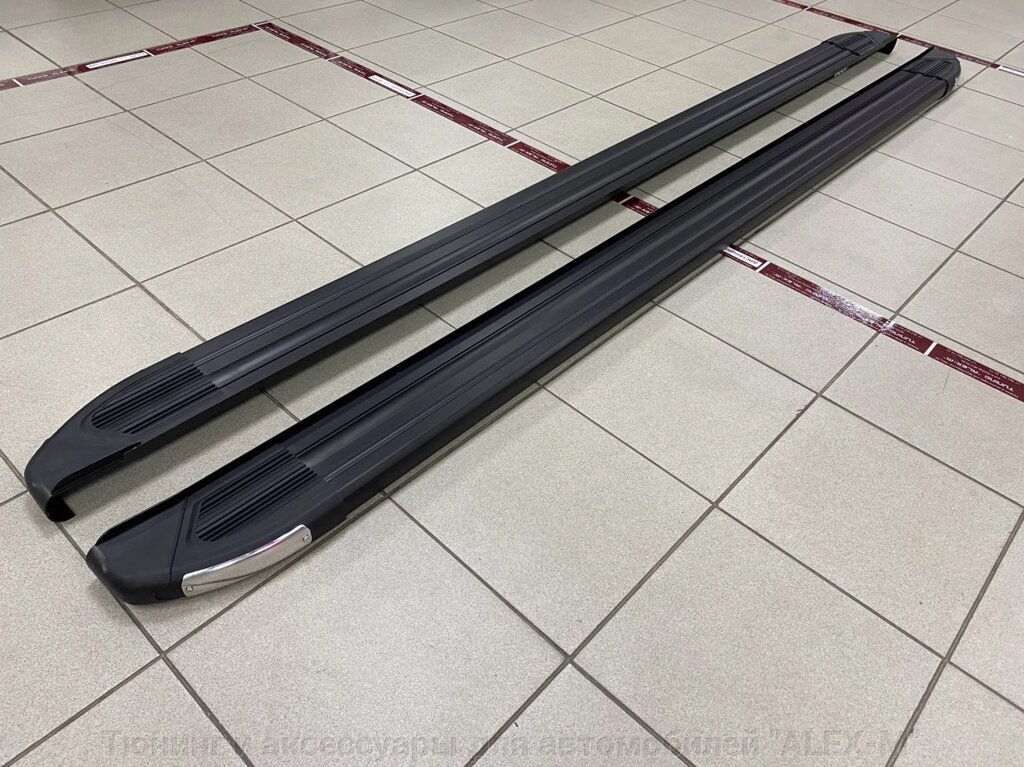 Пороги внешние площадки алюминий Brilliant black (Бриллиант чёрные) для Citroen Jumpy 2017- L1 (длина 210 см) от компании Тюнинг и аксессуары для автомобилей "ALEX-M" - фото 1