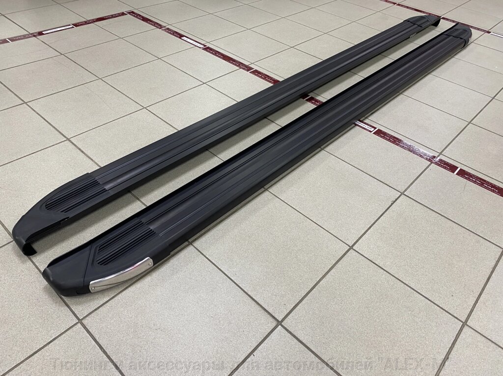 Пороги внешние площадки алюминий Brilliant black (Бриллиант чёрные) для Mercedes V-class 447 2015- Extra Long 252 см от компании Тюнинг и аксессуары для автомобилей "ALEX-M" - фото 1