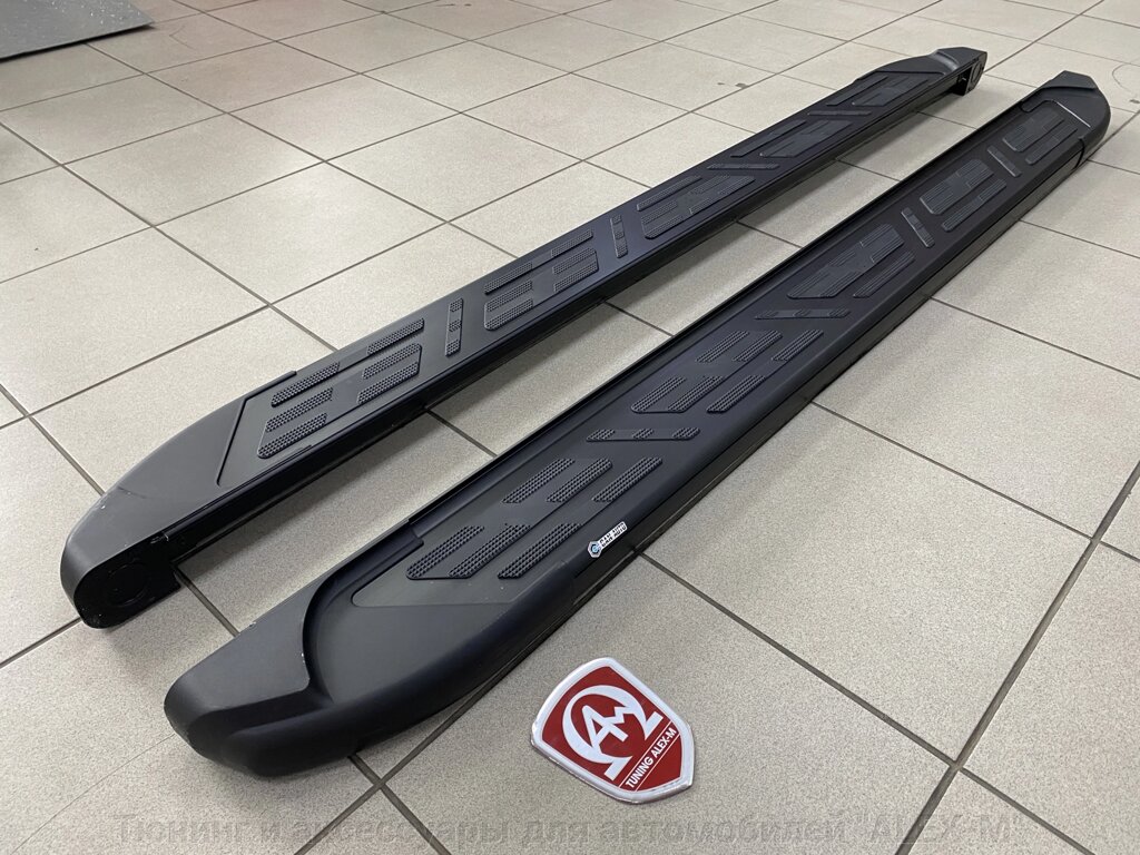 Пороги внешние площадки алюминий Sapphire v2 black (Сапфир чёрные) для Kia Sportage 2021- (5 поколение) от компании Тюнинг и аксессуары для автомобилей "ALEX-M" - фото 1