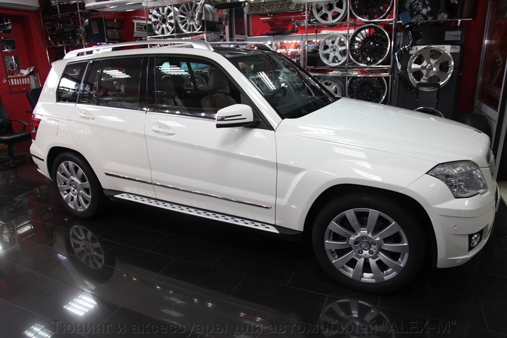 Пороги внешние штатный дизайн для Mercedes GLK X204 2008-2015 от компании Тюнинг и аксессуары для автомобилей "ALEX-M" - фото 1