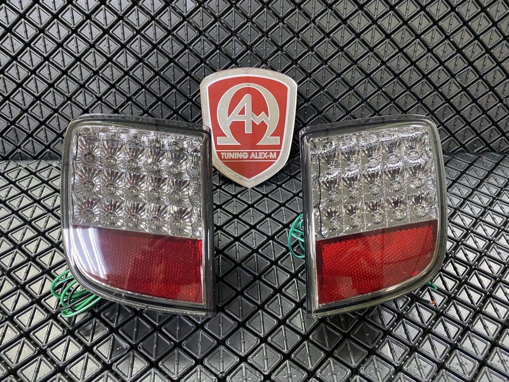 Противотуманные фонари задние в бампер светодиодные тонированные (Eagle Eyes) для Lexus LX570 2008-2015 от компании Тюнинг и аксессуары для автомобилей "ALEX-M" - фото 1
