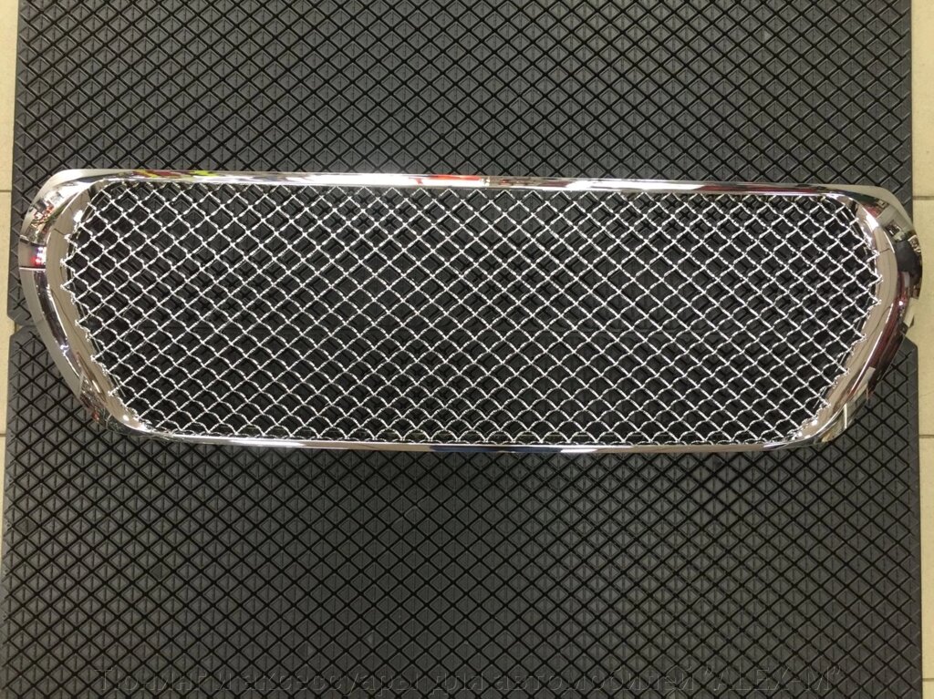 Решётка радиатора хромированная в стиле Bentley без эмблемы  для Land Cruiser 200 от компании Тюнинг и аксессуары для автомобилей "ALEX-M" - фото 1