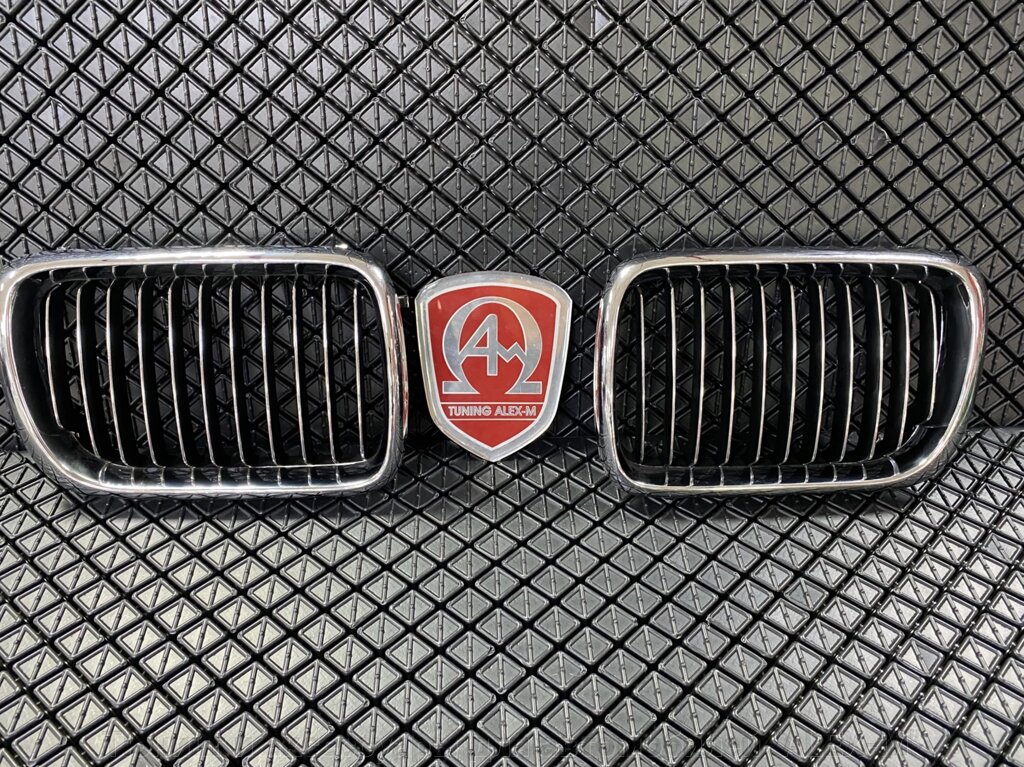 Решётка радиатора (ноздри) хромированные в стиле M5 (уценка) для BMW E-36 1997-1998 от компании Тюнинг и аксессуары для автомобилей "ALEX-M" - фото 1