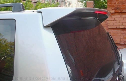 Спойлер на 5 дверь под окрас с белым 42см стоп-сигналом для Mitsubishi Pajero Sport 1999-2007 от компании Тюнинг и аксессуары для автомобилей "ALEX-M" - фото 1