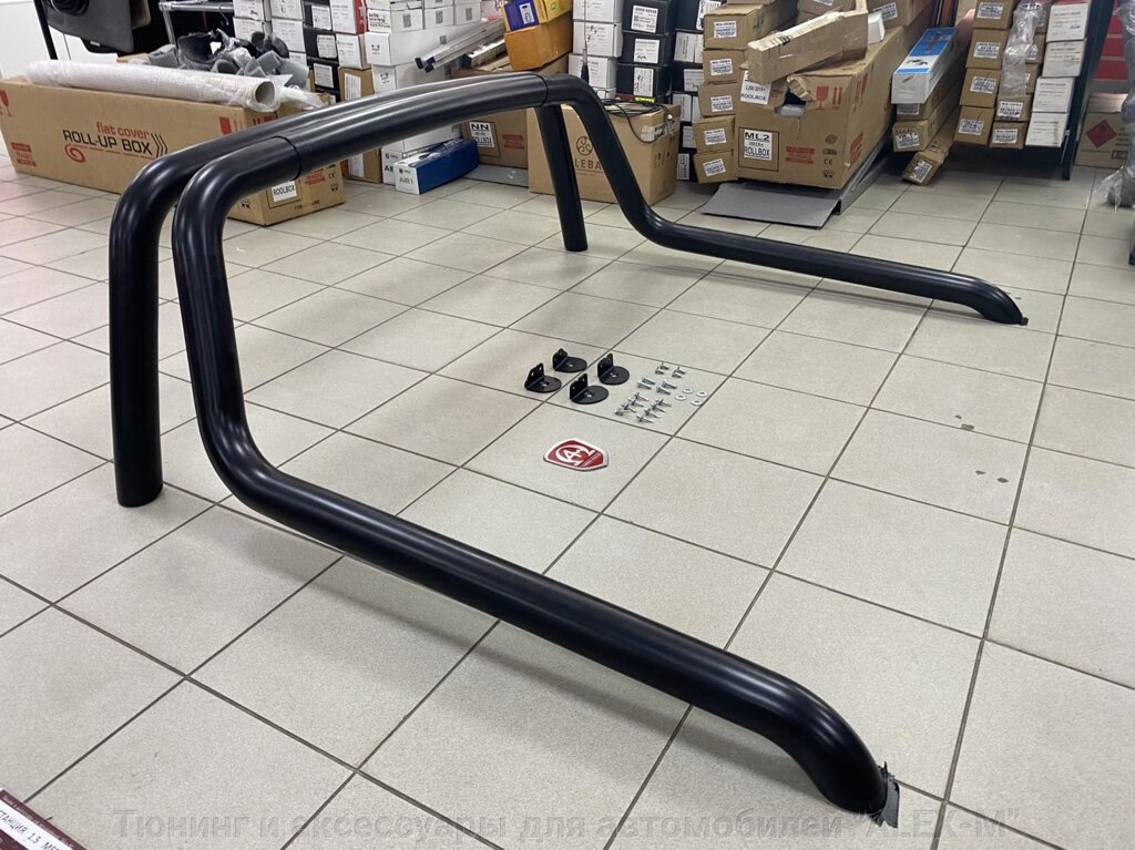 Защитная дуга в кузов чёрная Canyon Black 76 мм из нержавеющей стали (Tamsan) для Toyota Hilux 2015-2020 от компании Тюнинг и аксессуары для автомобилей "ALEX-M" - фото 1