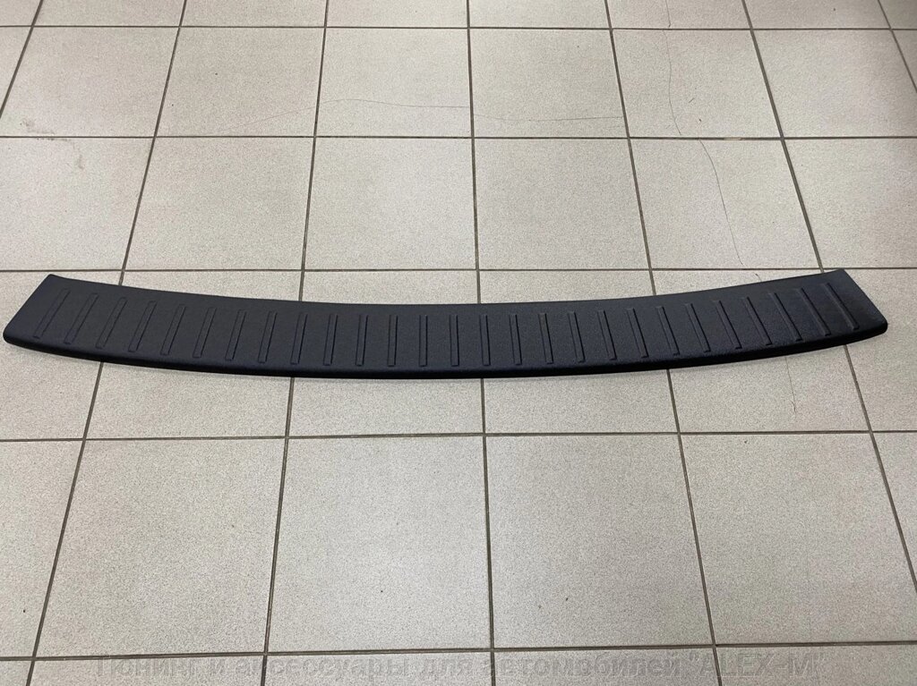 Защитная накладка на задний бампер чёрная пластик с загибом для Toyota ProAce 2017- L2 от компании Тюнинг и аксессуары для автомобилей "ALEX-M" - фото 1
