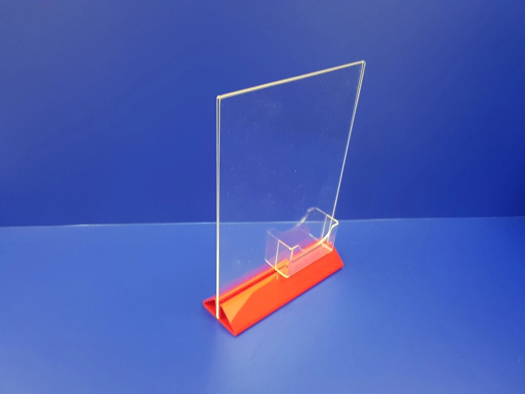 Менюхолдер на цветном красном основании с визитницей формат а4 (вертикальный) от компании Изделия из оргстекла Plexiglas, акрила, Пэт, ПВХ. POS материалы. - фото 1