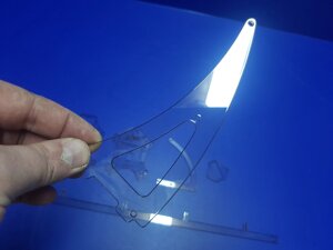 Лазерная резка деталей из монолитного поликарбоната. Производство деталей из поликарбоната на лазере.