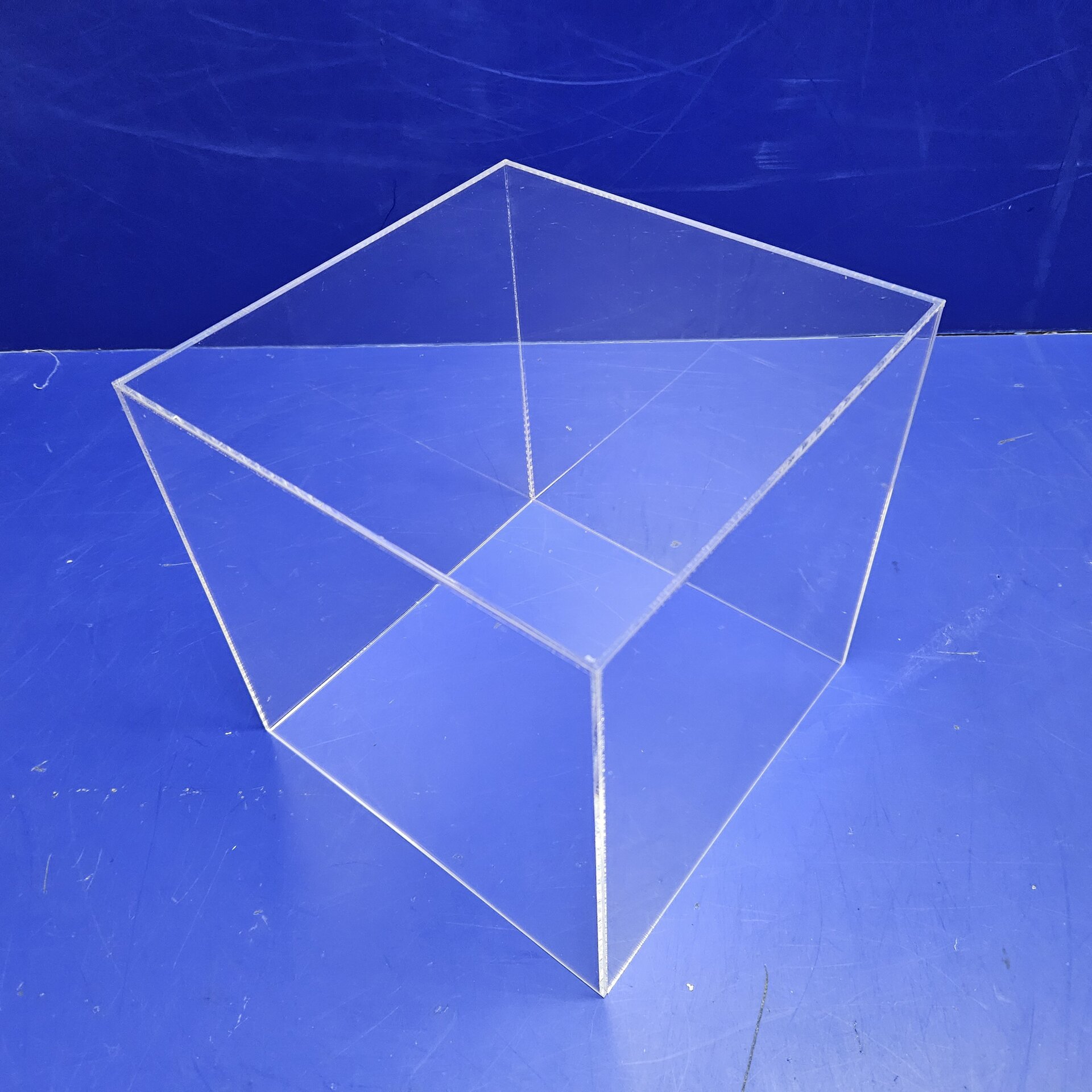 Кубы из прозрачного оргстекла: стильное и практичное решение для любых задач - фото pic_077ff76d031d72781794b4af6b1989df_1920x9000_1.jpg