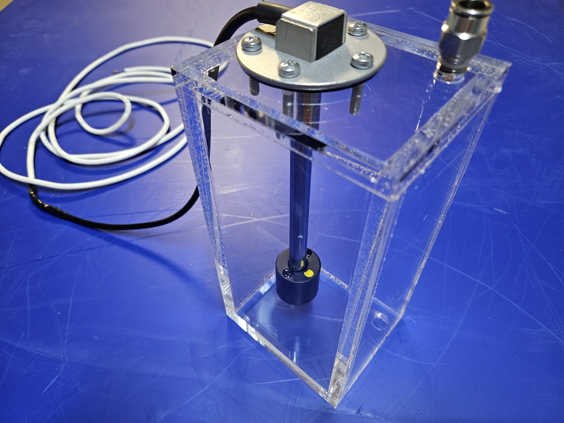 Производство ящиков из прозрачного акрила - фото pic_12292d34c08f197a46c939c1aeea6274_1920x9000_1.jpg