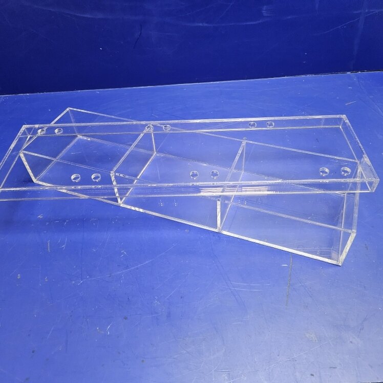 Короба из оргстекла для торговли, выкладки и хранения товаров в витринах - фото pic_155e911ec42c3efe4adc31880c42fa77_1920x9000_1.jpg