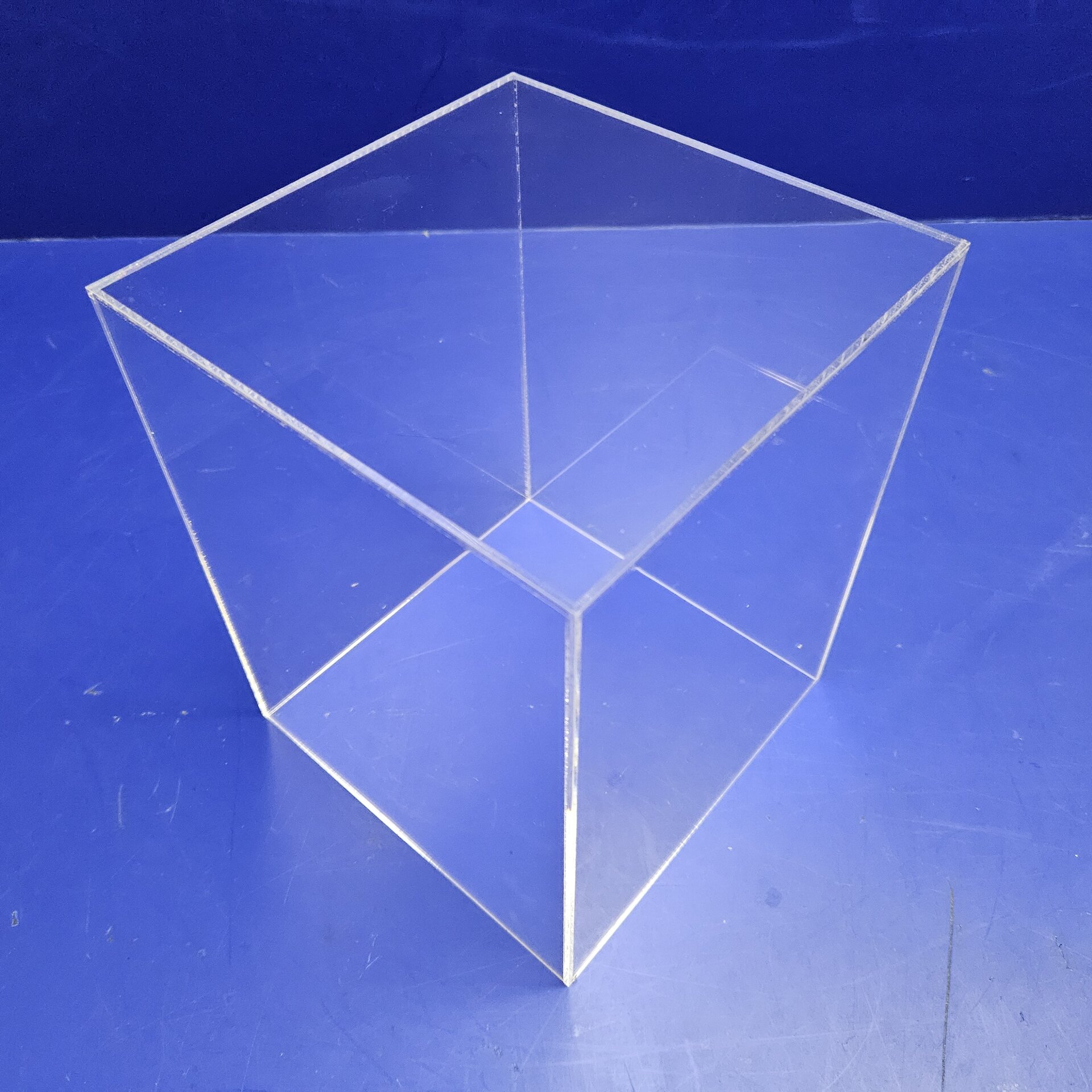 Куб для хранения сувенирного мяча - фото pic_19bec4e2ceba1c62b498860434893777_1920x9000_1.jpg