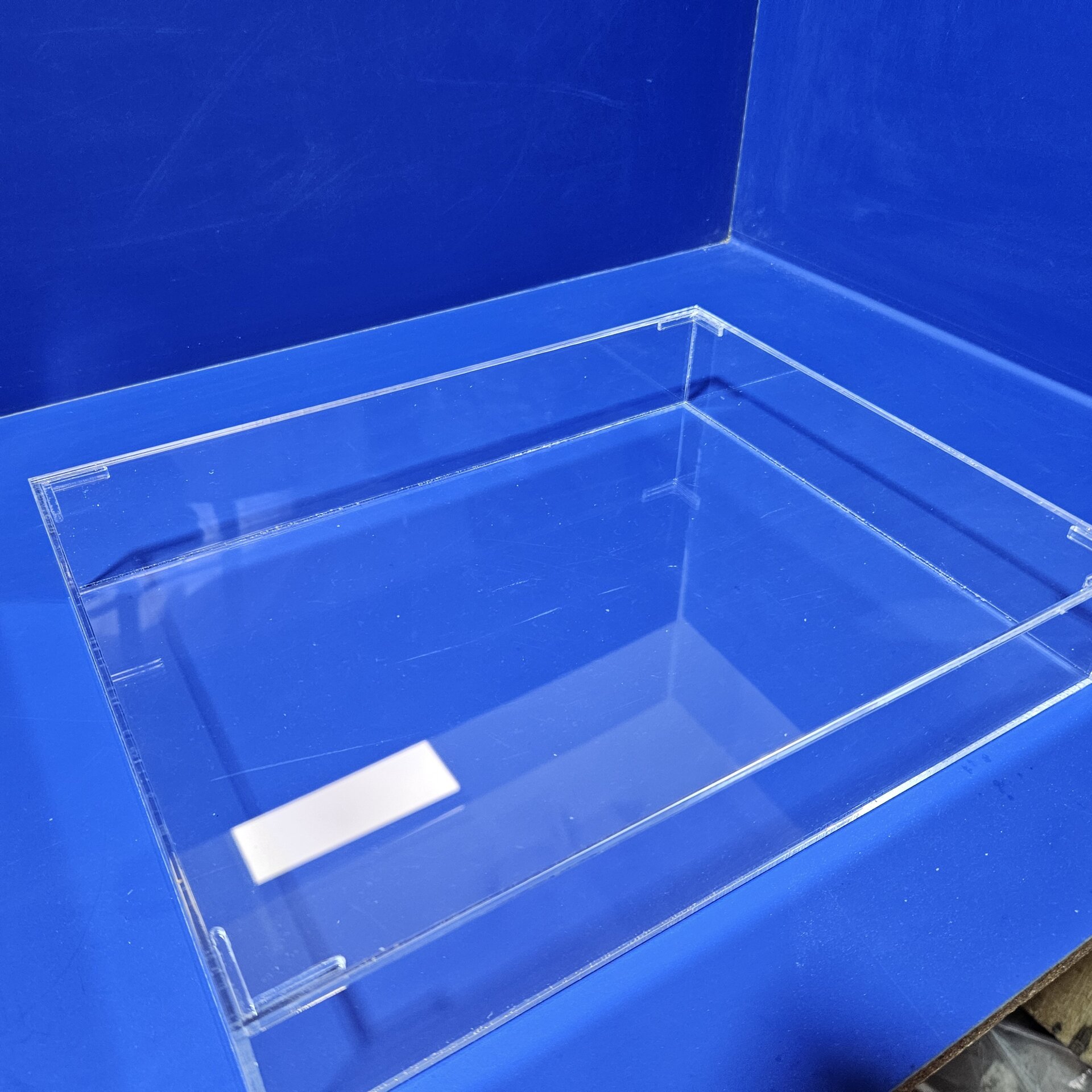 Прозрачный лоток - фото pic_1e968b23e13e5a6fbba853bfda613cc3_1920x9000_1.jpg