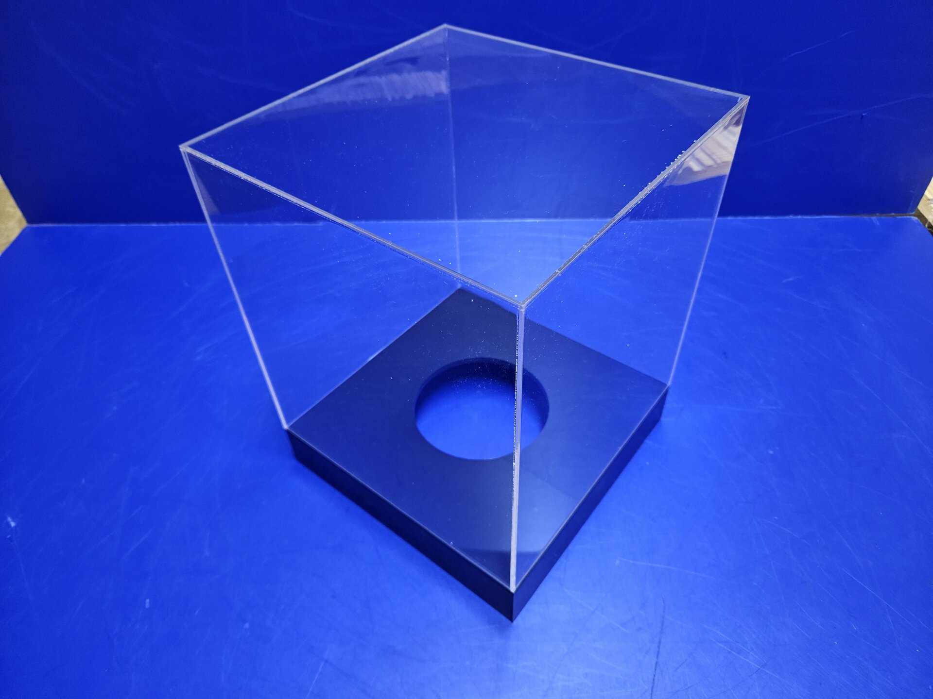 Производство прозрачных акриловых боксов - фото pic_21bb0c1c8e6165253484a5d16825a3e8_1920x9000_1.jpg