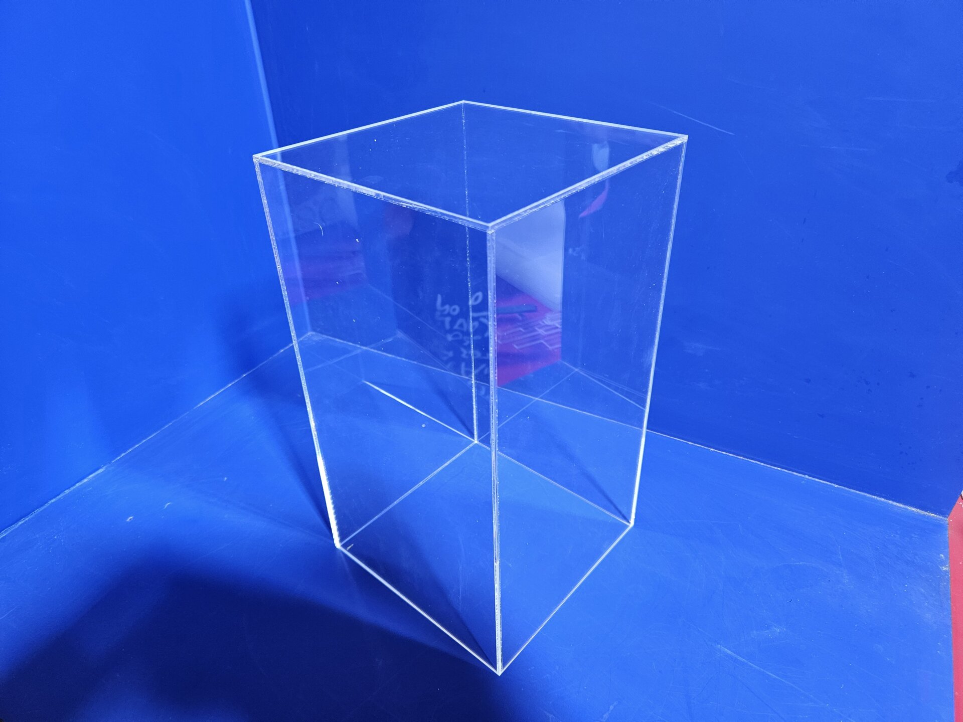 Производство прозрачных коробок для витрин магазинов, торговли - фото pic_3049f2258db4ac7274ea8db7cc29caa4_1920x9000_1.jpg