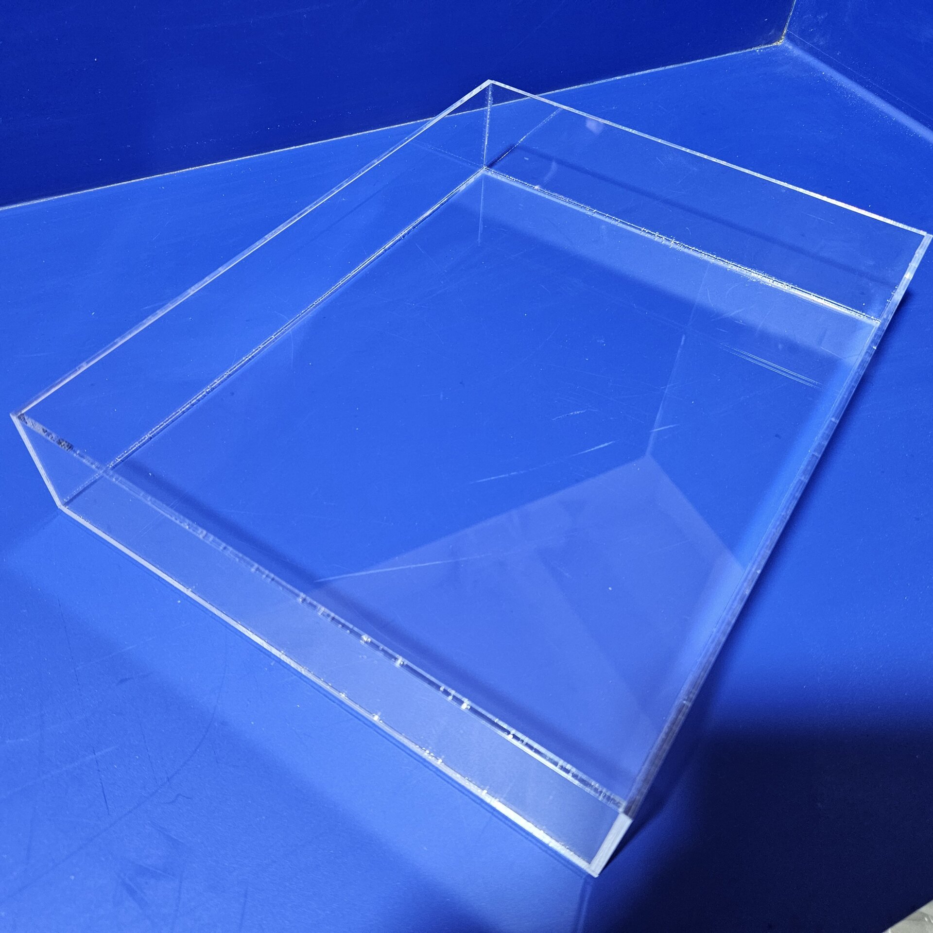 Поддоны из оргстекла для витрин и прилавков - фото pic_44b637de1e7d199363695383e919944a_1920x9000_1.jpg