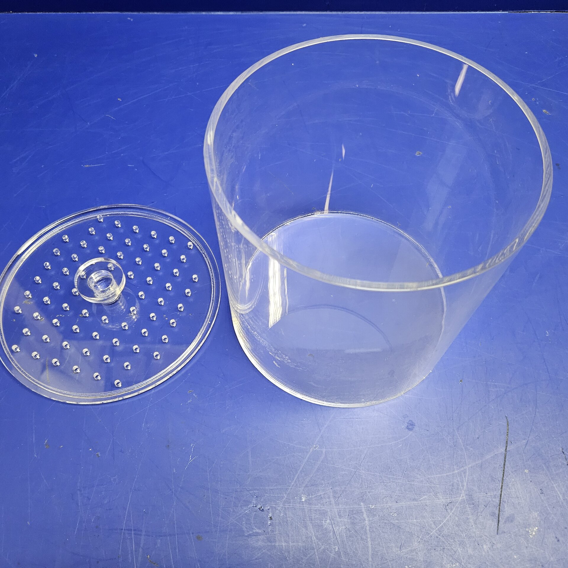 Ящик из оргстекла для хранения книг, пластинок и других вещей - фото pic_49f3d5f5758e6c7cd3df3a134f0f43bd_1920x9000_1.jpg