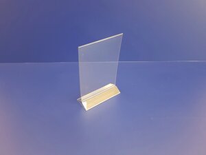 Двусторонняя, вертикальная подставка из пластика – тейбл тент, менюхолдер из прозрачного Пэт 1 мм. формат а5.