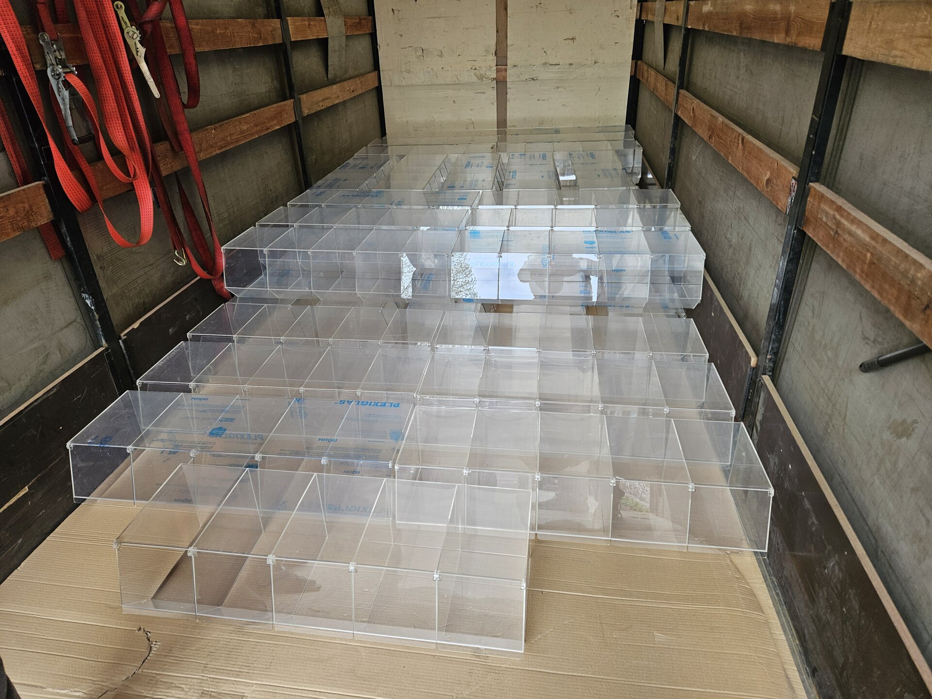 Производство контейнеров из оргстекла - фото pic_63ba3f870958072646bd26bbcc93d47f_1920x9000_1.jpg