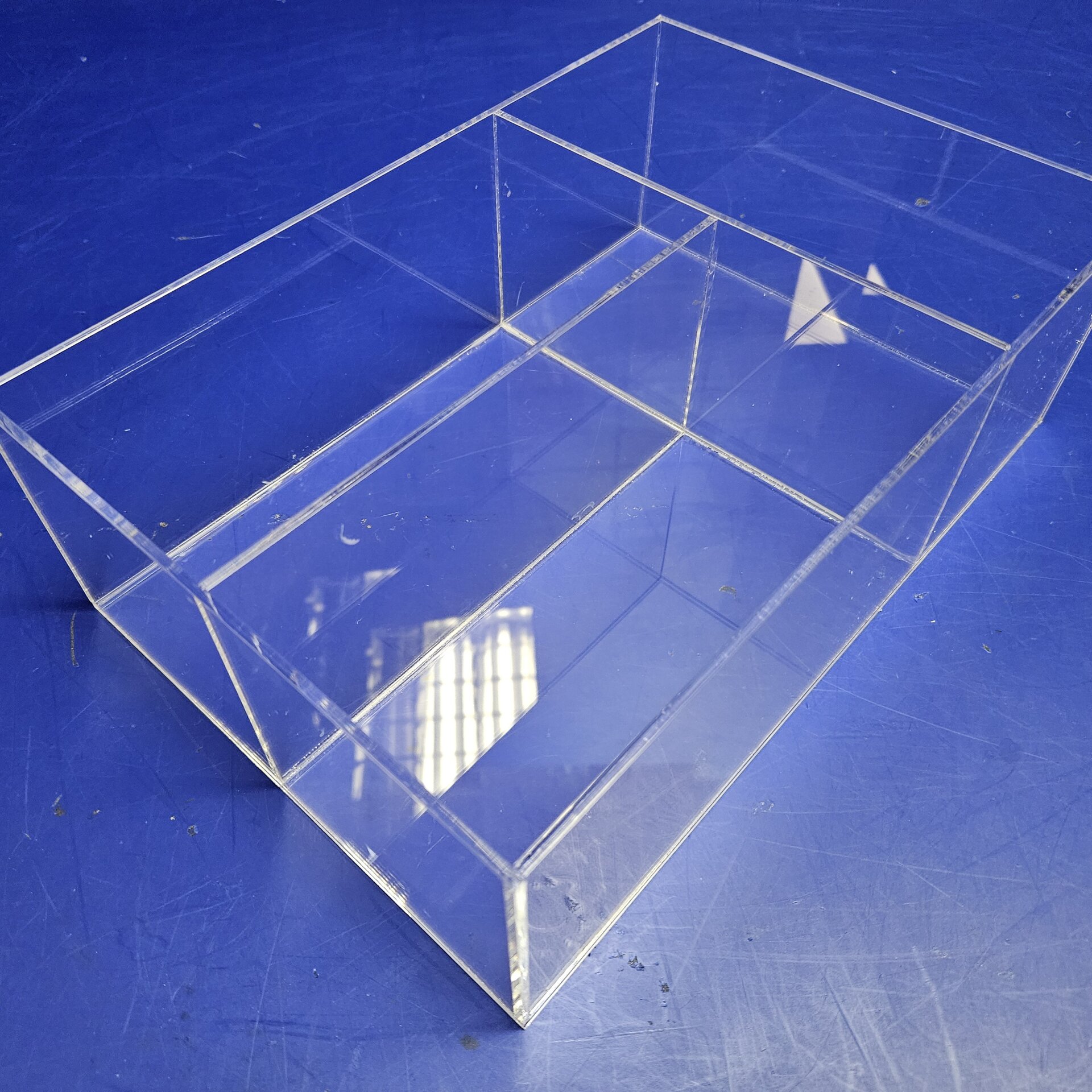 Ячейки из оргстекла: эффективный инструмент для организации пространства - фото pic_804df682cafd34aea4a5c4f93628aa82_1920x9000_1.jpg