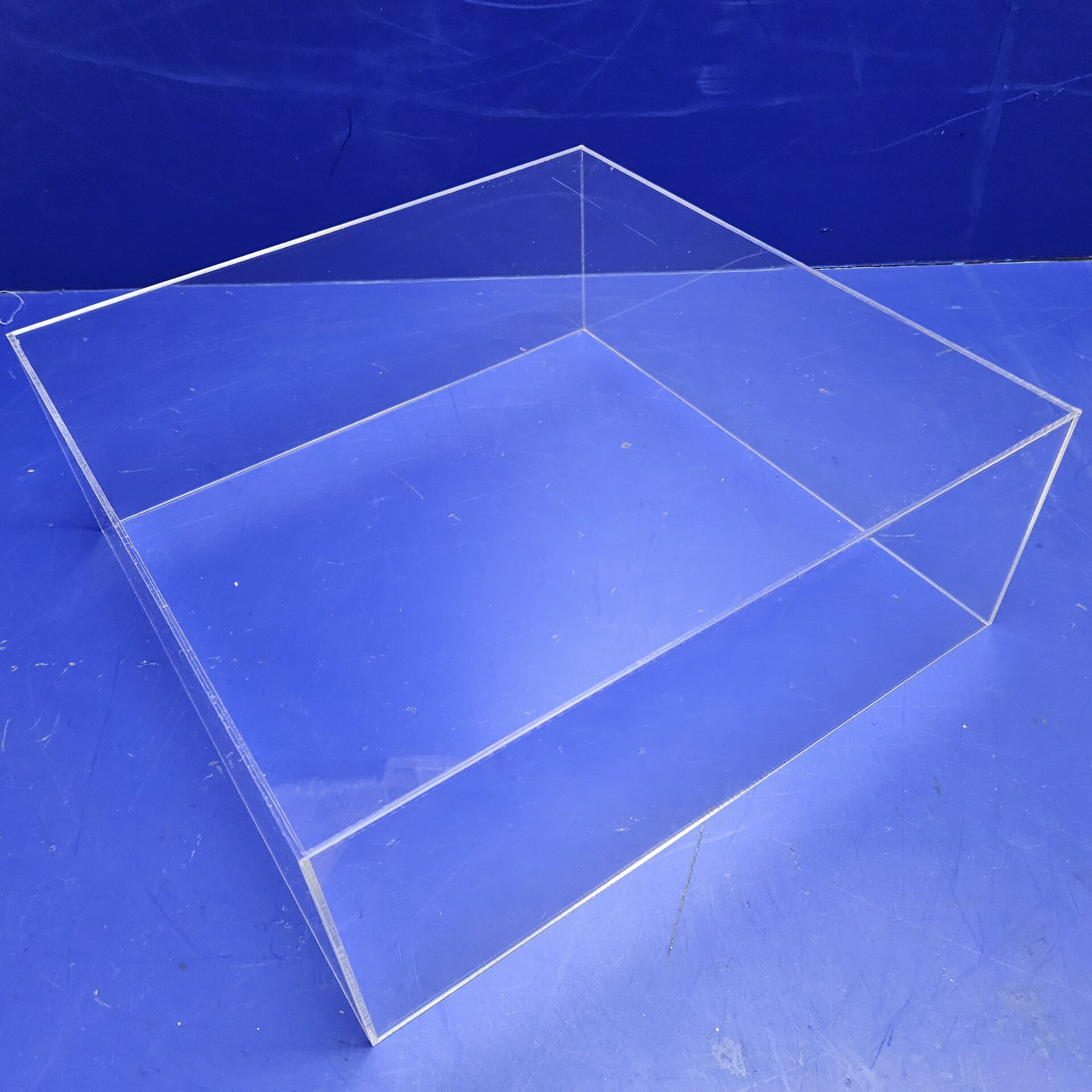 Прозрачный колпак для экспоната музея. - фото pic_9dfdf2227c9313440a30a0181042e726_1920x9000_1.jpg