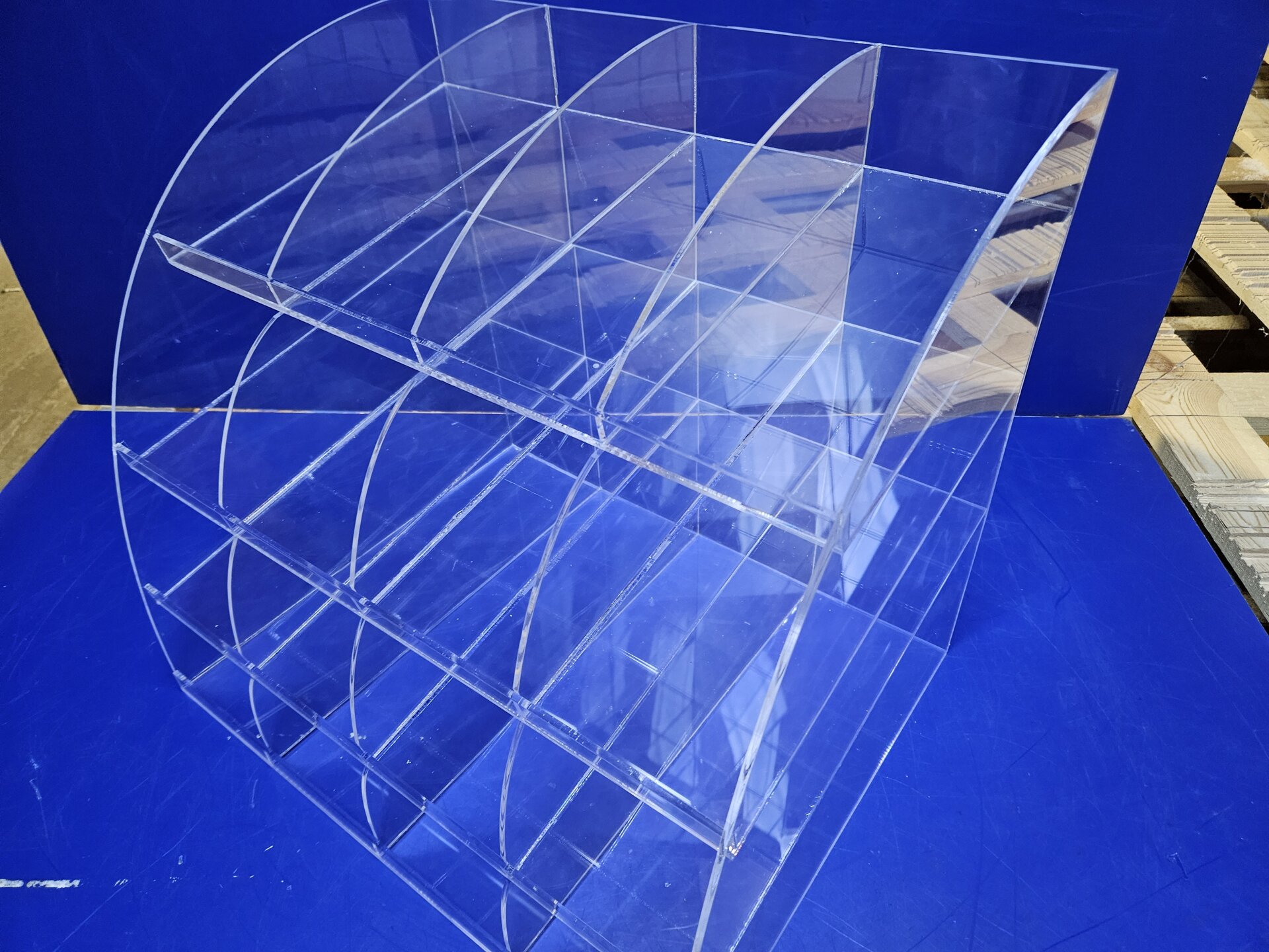 Ячейки из оргстекла: эффективный инструмент для организации пространства - фото pic_a7843ebf78b6a89a063f506b318db0b3_1920x9000_1.jpg