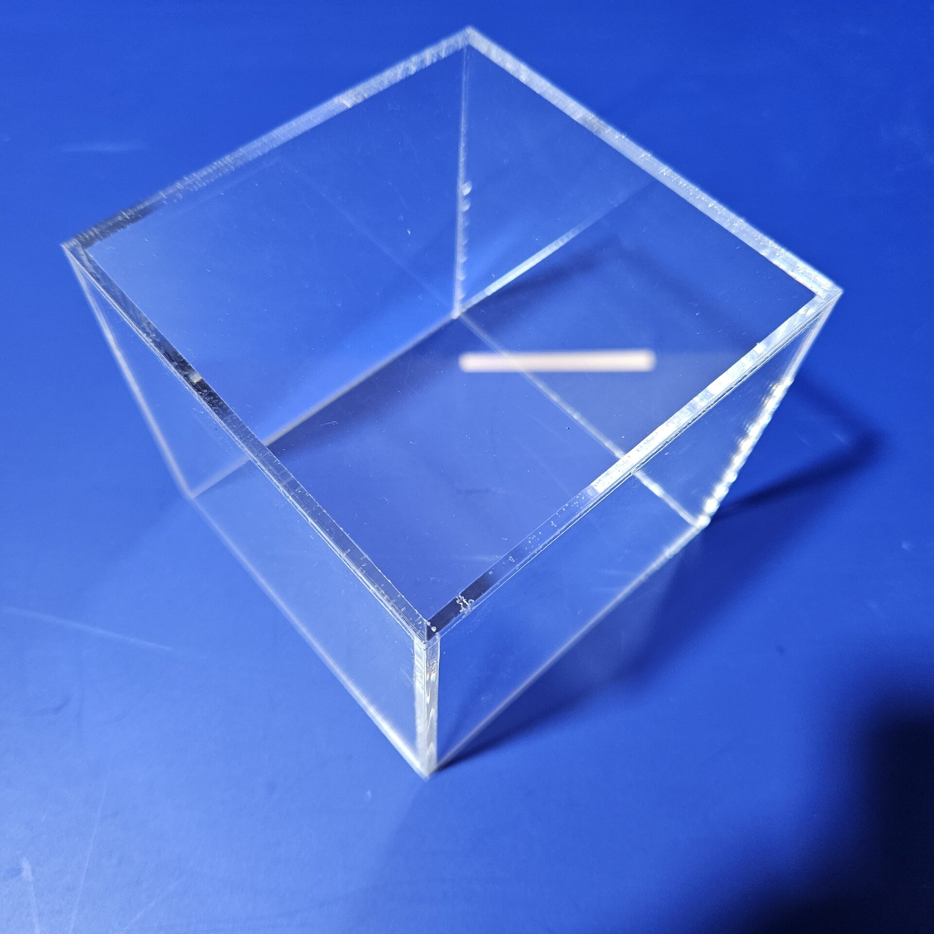 Прозрачные коробки для витрин и прилавков магазинов - фото pic_b27981528327b78705a92f3ec305c402_1920x9000_1.jpg