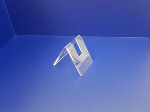 Подставка под пистолет в Санкт-Петербурге от компании Изделия из оргстекла Plexiglas, акрила, Пэт, ПВХ. POS материалы.