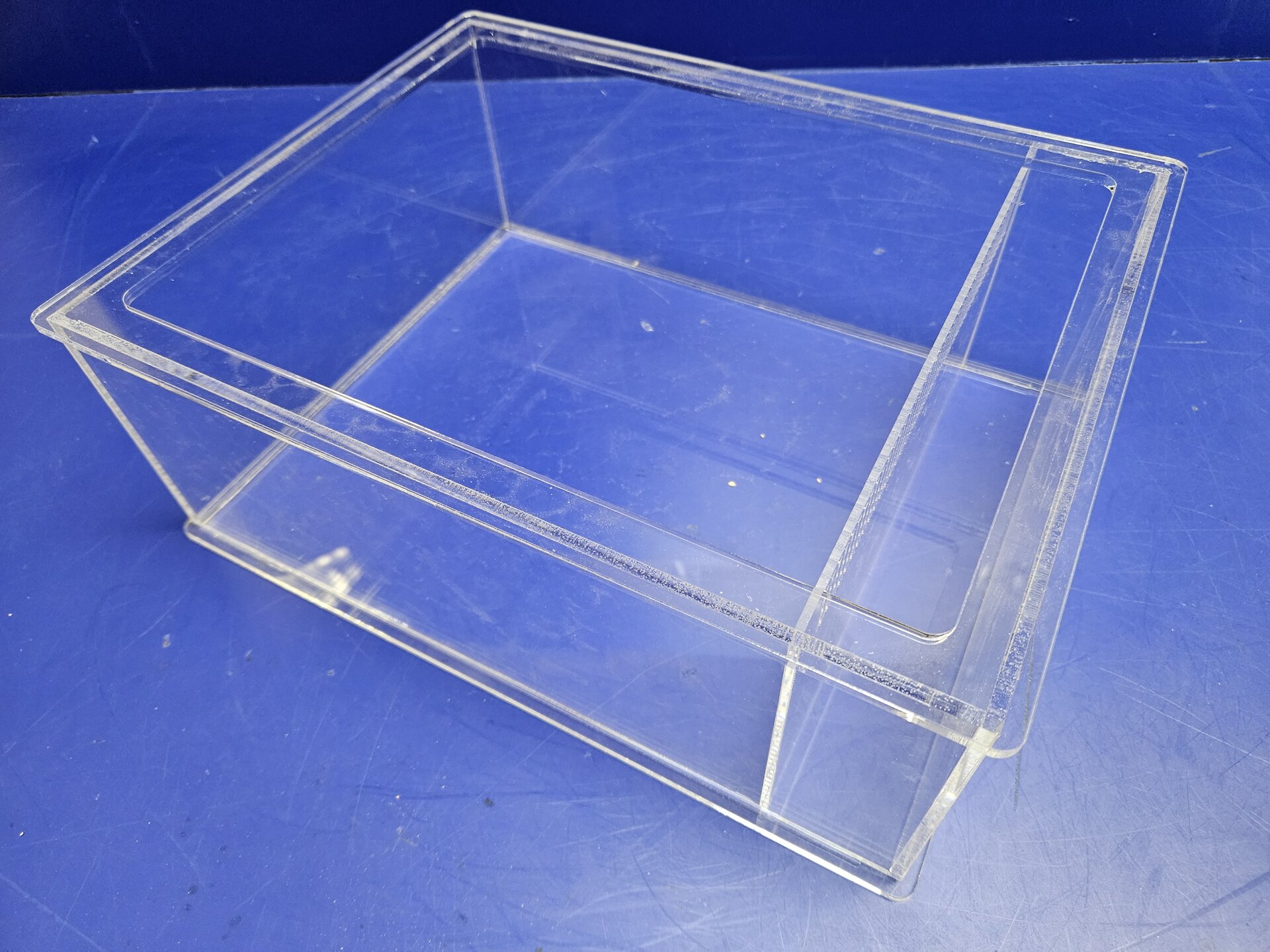 Корпуса из оргстекла: индивидуальный подход к каждому заказу - фото pic_caed8a69adb36e6caa4daf362d64db95_1920x9000_1.jpg