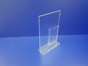 Прозрачный менюхолдер с отсеком для флаеров  ф-а4 (вертикальный) в Санкт-Петербурге от компании Изделия из оргстекла Plexiglas, акрила, Пэт, ПВХ. POS материалы.