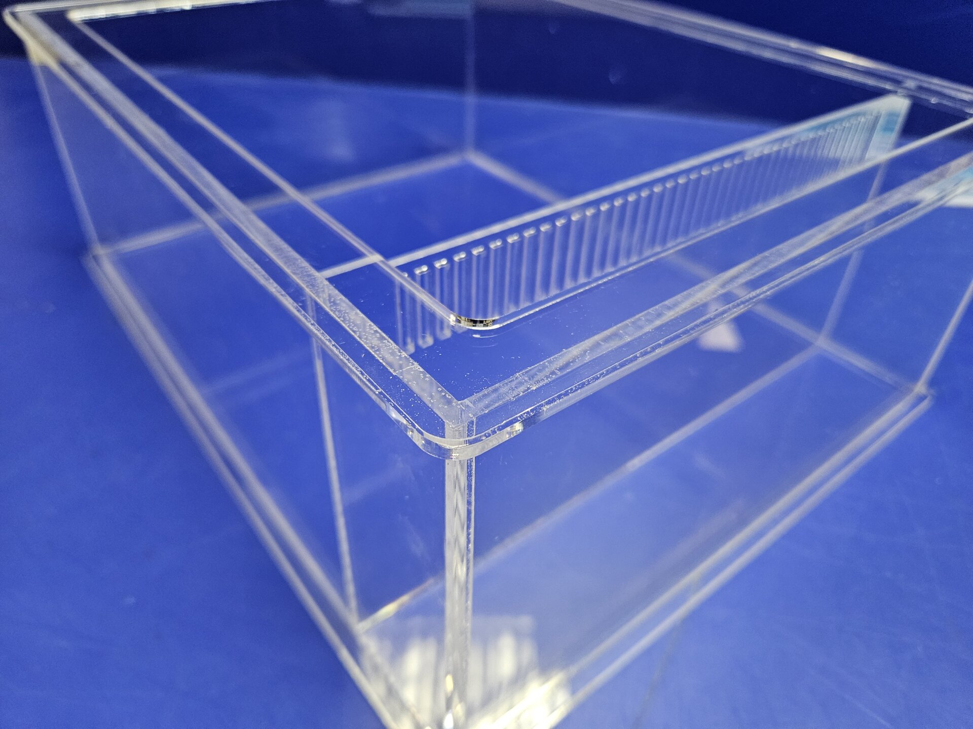 Ящик из оргстекла - фото pic_e033303caeef67a901848b70d838e450_1920x9000_1.jpg