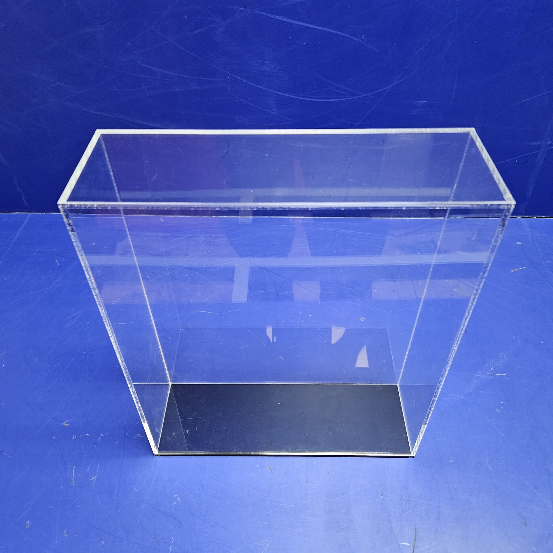 Прозрачные колпаки: изящный способ демонстрации антикварных предметов - фото pic_ead209204e0de60b46a2ed984708bb4f_1920x9000_1.jpg