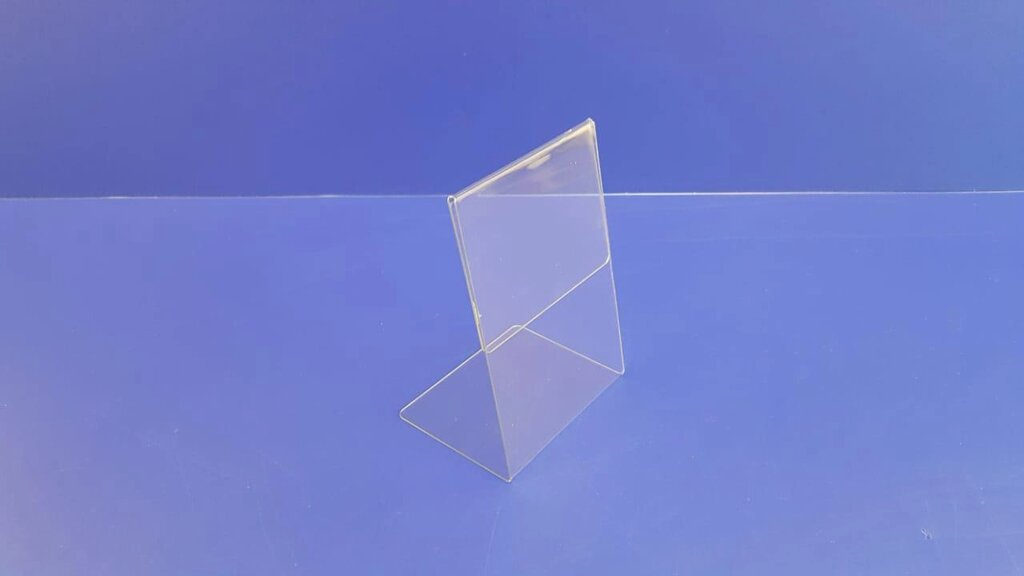 Пластиковая подставка для информации – тейбл тент из прозрачного Пэт формат а6(вертикальный). от компании Изделия из оргстекла Plexiglas, акрила, Пэт, ПВХ. POS материалы. - фото 1